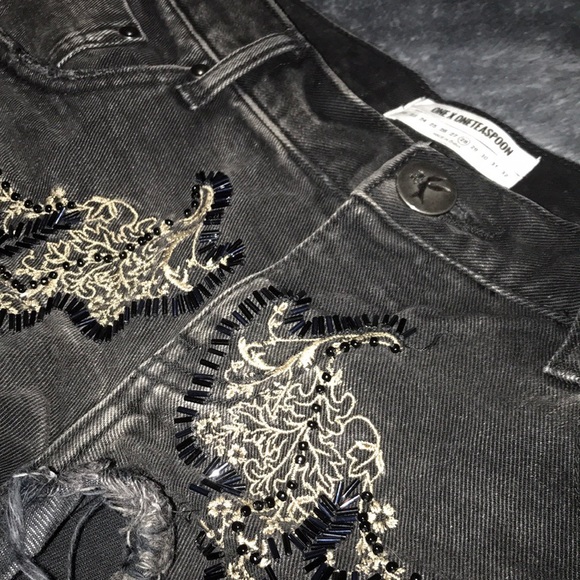 One by One Teaspoon NO 2s short Embroidered - Picture 4 of 8